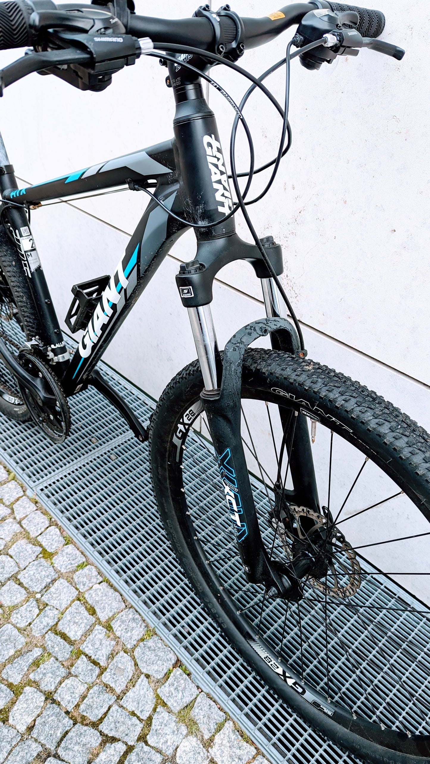 GIANT ATX 27.5 Premium Bike